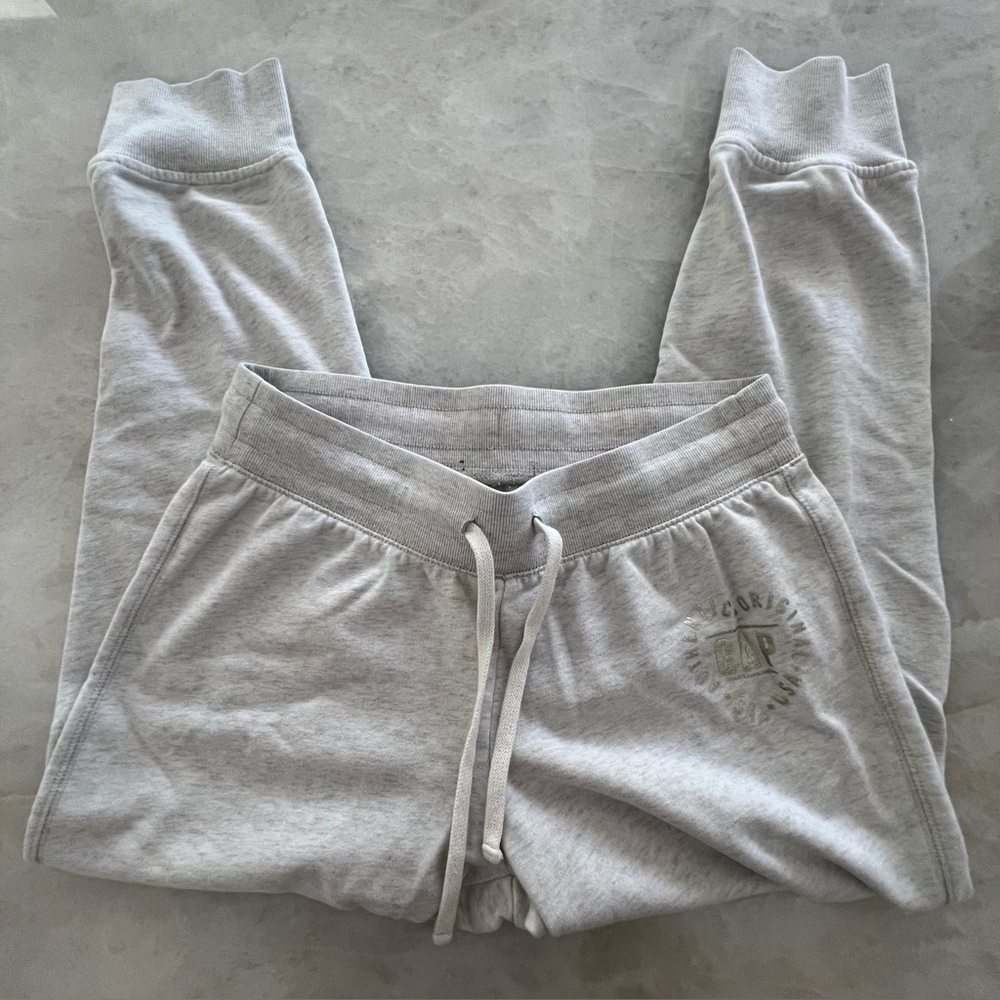 Gap joggers in oatmeal, size S
